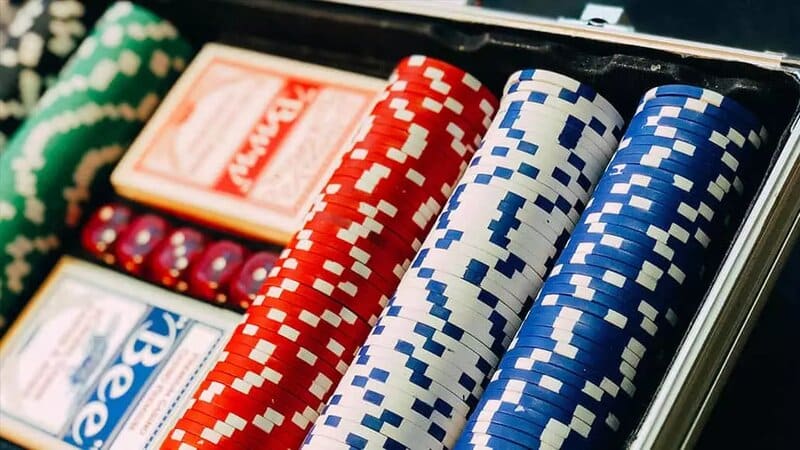 Chip poker là gì? Hướng dẫn chọn và mua bộ chip poker