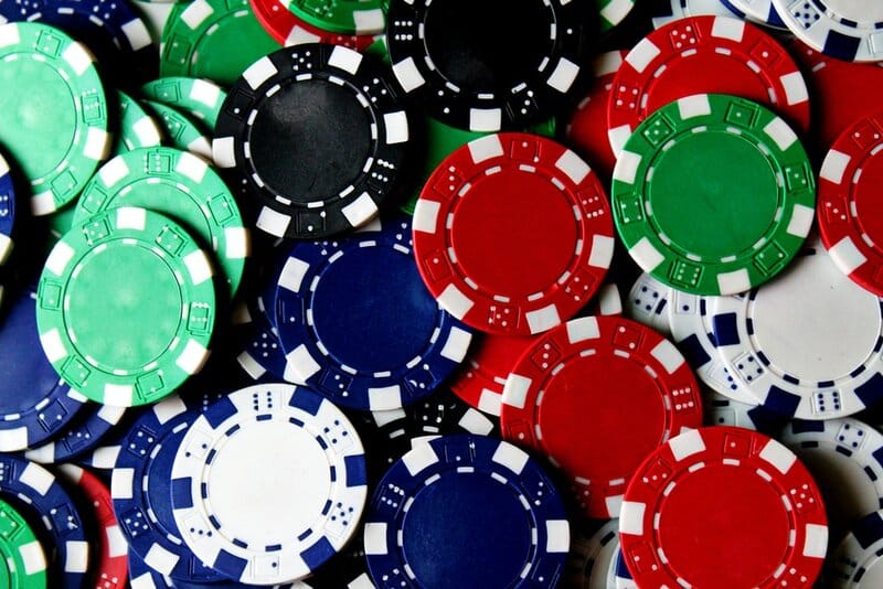 Chip poker là gì? Hướng dẫn chọn và mua bộ chip poker