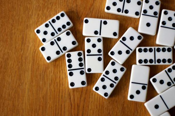 Domino là gì? Các cách chơi domino