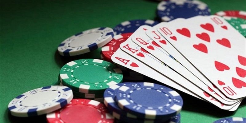 Chia sẻ thông tin về Royal Flush trong poker