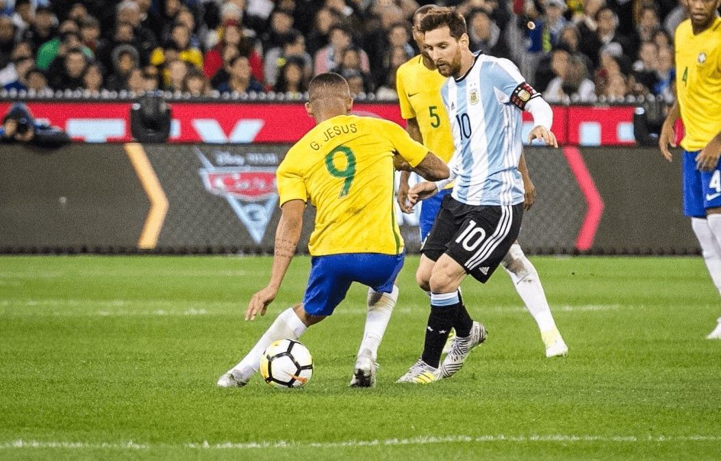 Tổng hợp kỹ thuật lừa bóng qua người đỉnh cao