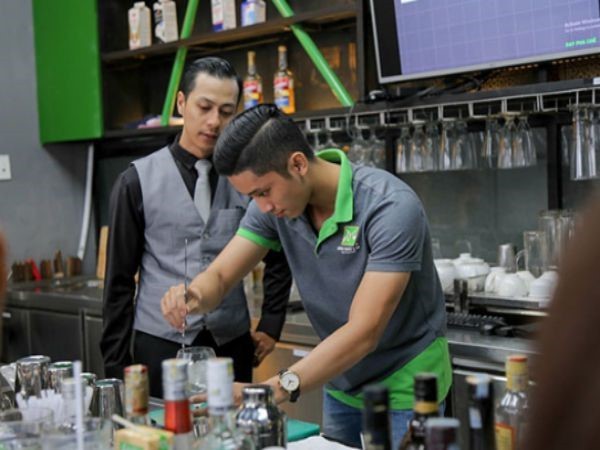 Nghề pha chế không cần bằng cấp 3